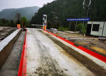 地磅調(diào)試現(xiàn)場(chǎng)